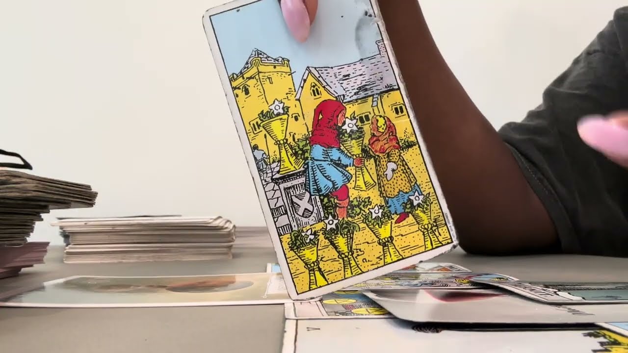 LEO♌️| A DEEP KNOWING- THEY HAVE AN INDESCRIBABLE CONNECTION WITH YOU & U MAY HAVE ALREADY SENSED IT