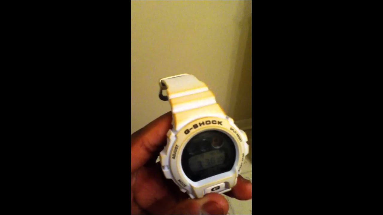 ремешок на часы силиконовый с дырками. как почистить ремешок от часов резиновый белый от желтизны. белый ремешок на часах. ремешок для часов с дырочками. оттереть силиконовый ремень apple watch.