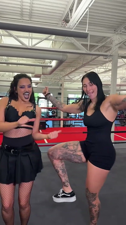 Rhea Ripley & Nina Drama dancing to Nokia by Drake LMAO