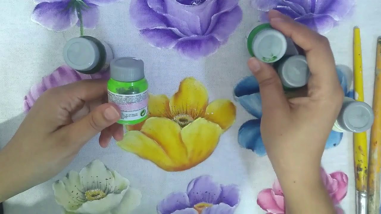 Super dica de como fazer fundo e esfumar na pintura em tecido