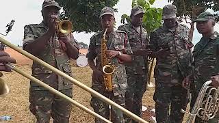Tenzi 114 Bwana Mungu Nashangaa Kabi - Kikundi kidogo cha Brass band ya Jeshi Mwenge kikimsifu Mungu