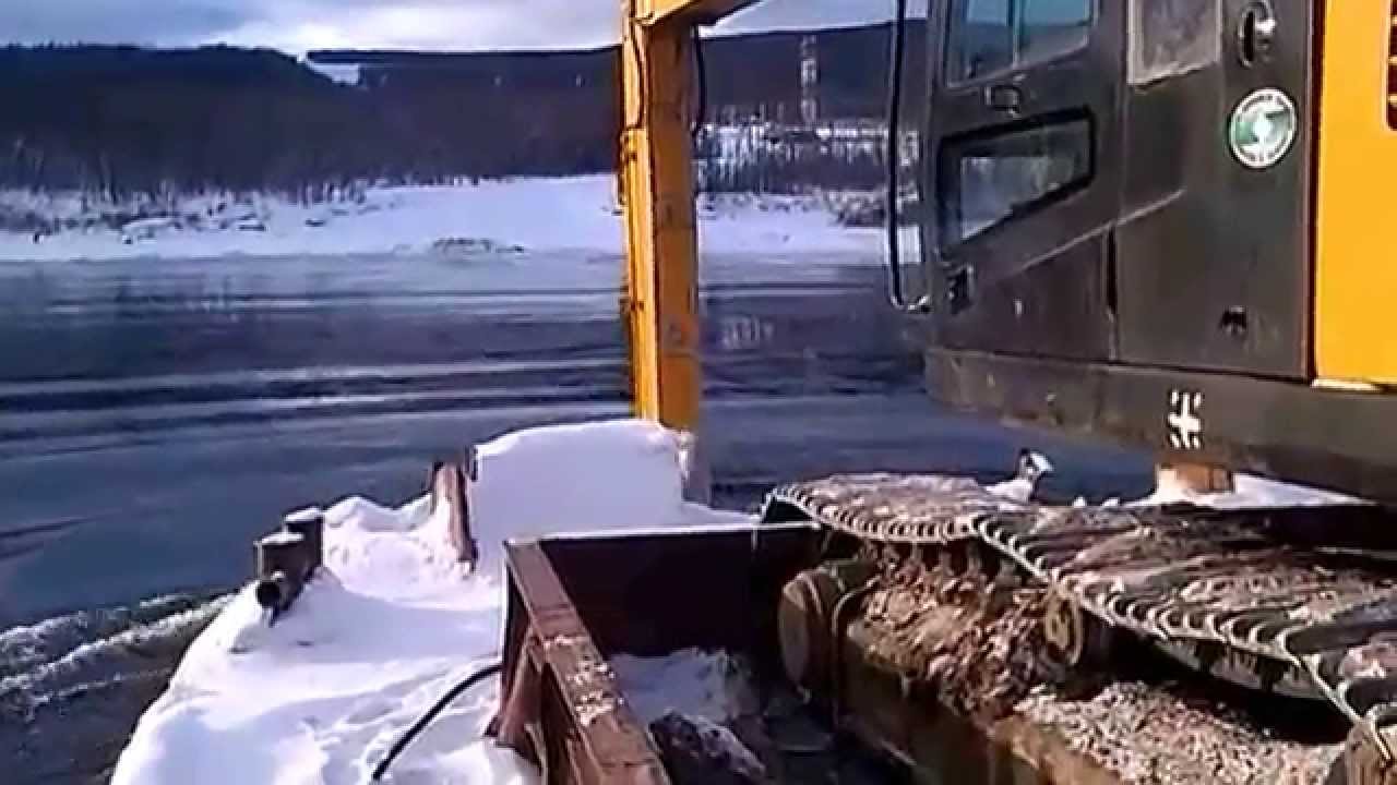 Переправа машин через реку