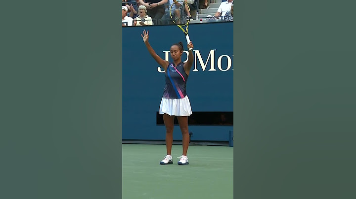 Leylah Fernandez sets up MATCH POINT in style! 🔥