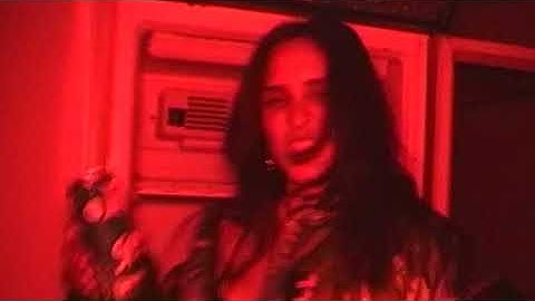 Jesse Jo Stark - modern love [Official Video]