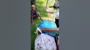 tặng quà cho người có hoàn cảnh khó khăn