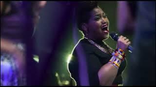 Khaya Mthethwa – Similapha ft. Ntokozo Mbambo |  Live Recording