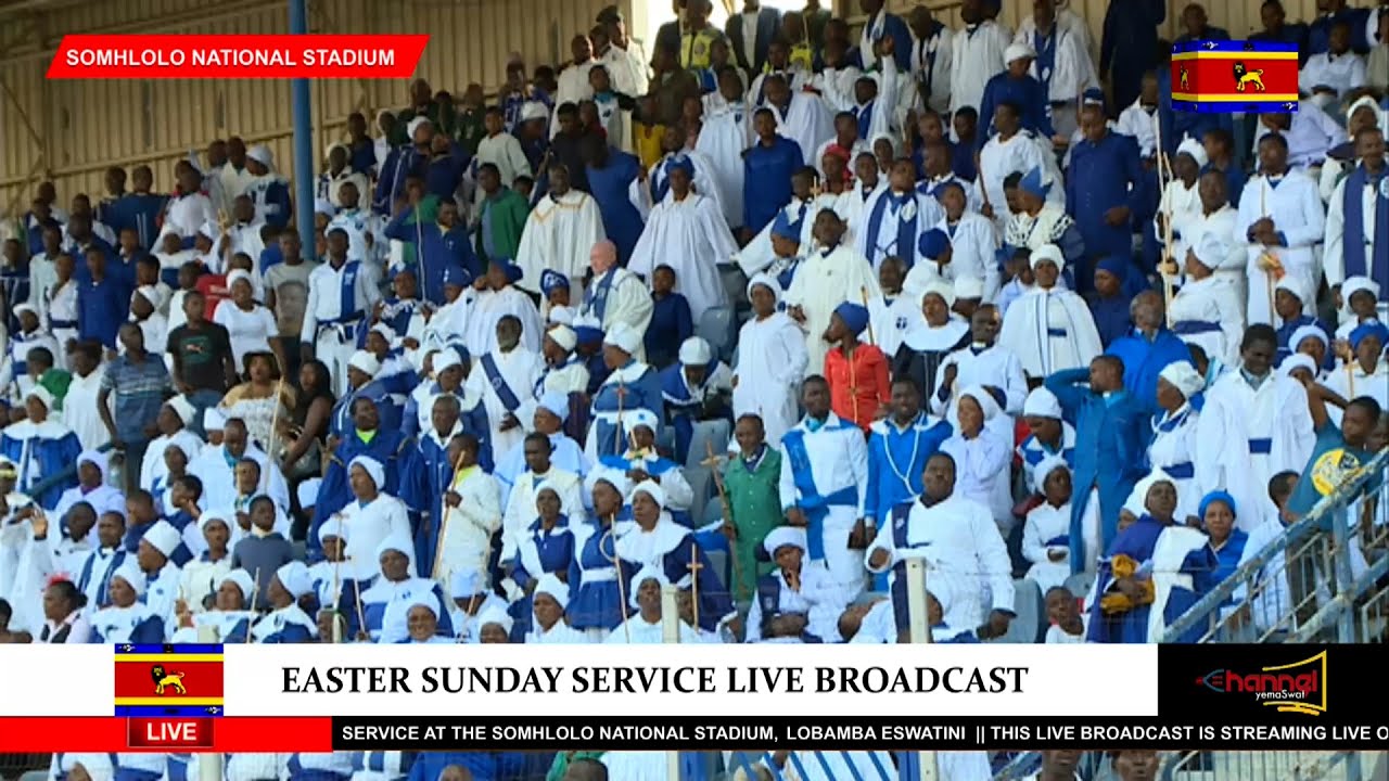 KING LEADS CONGREGANTS SINGING "WAHAMBA NATHI" - YouTube