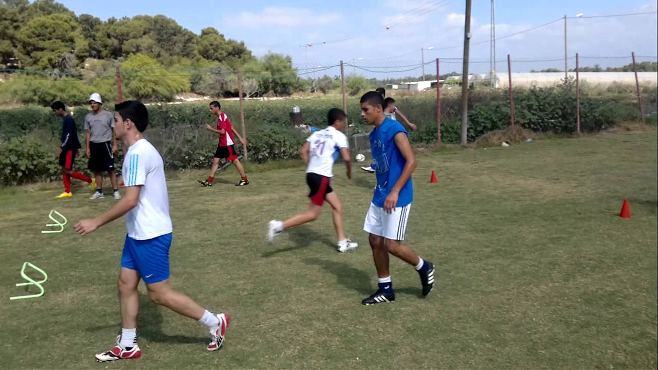 Speed and agility drills for young football players by Willem Luyckx ...