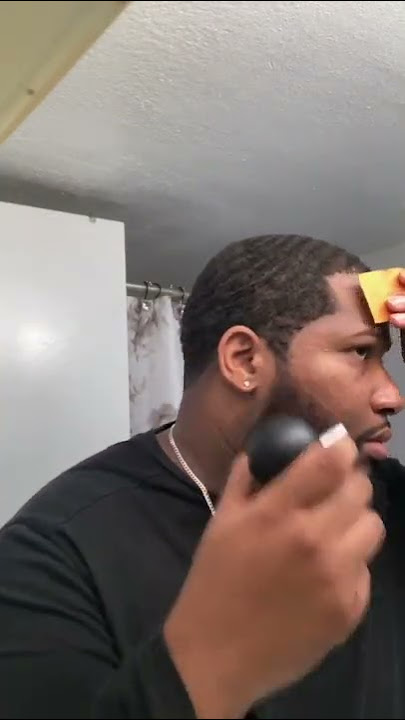 Barber Airbrushes Beards to Perfection 