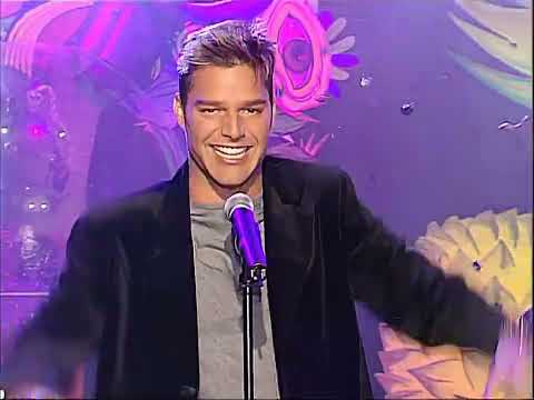 Ricky Martin - La Bomba (Lyrics on Screen)