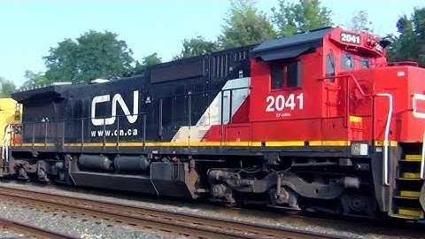 Canadian National Dash 8 on CSX Train