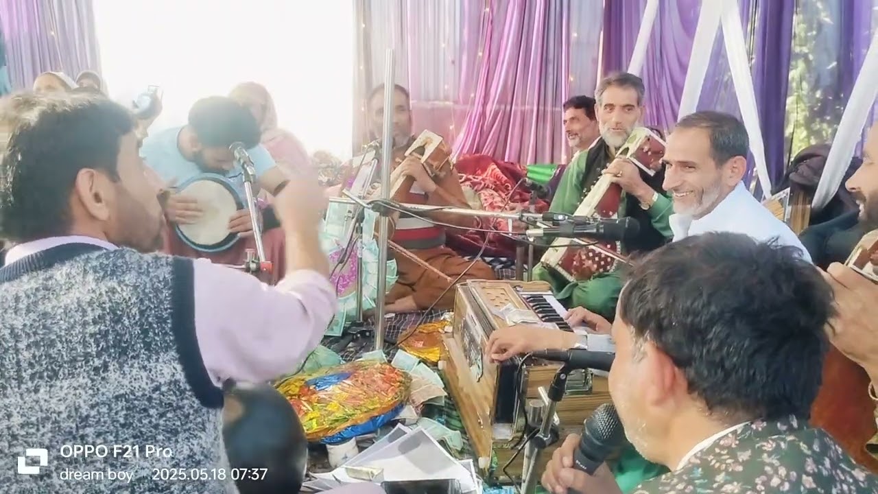 Ass wudvani janavar .best song by singer seer gulzar#kashmiriwedding 