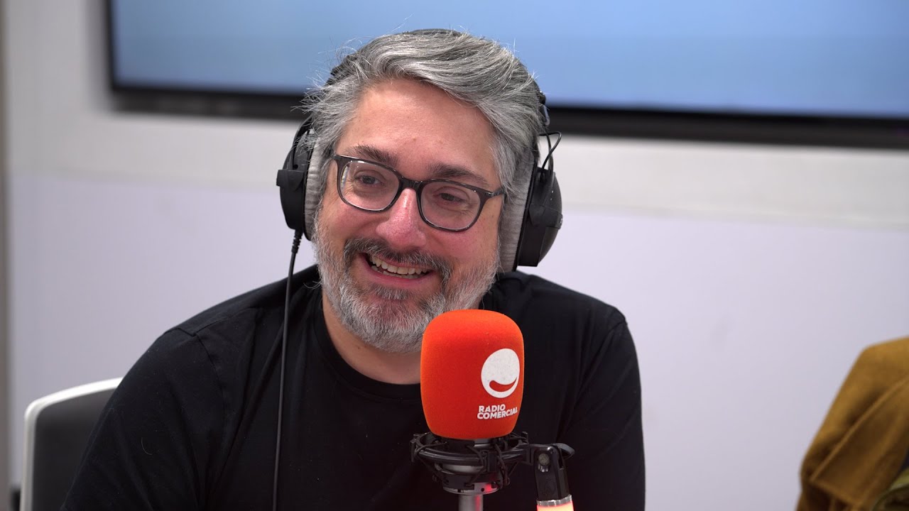 Rádio Comercial | Poesia do além, nachos do aquém! - O Homem Que Mordeu o Cão