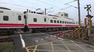 136次普悠瑪通過斗南鎮田頭平交道