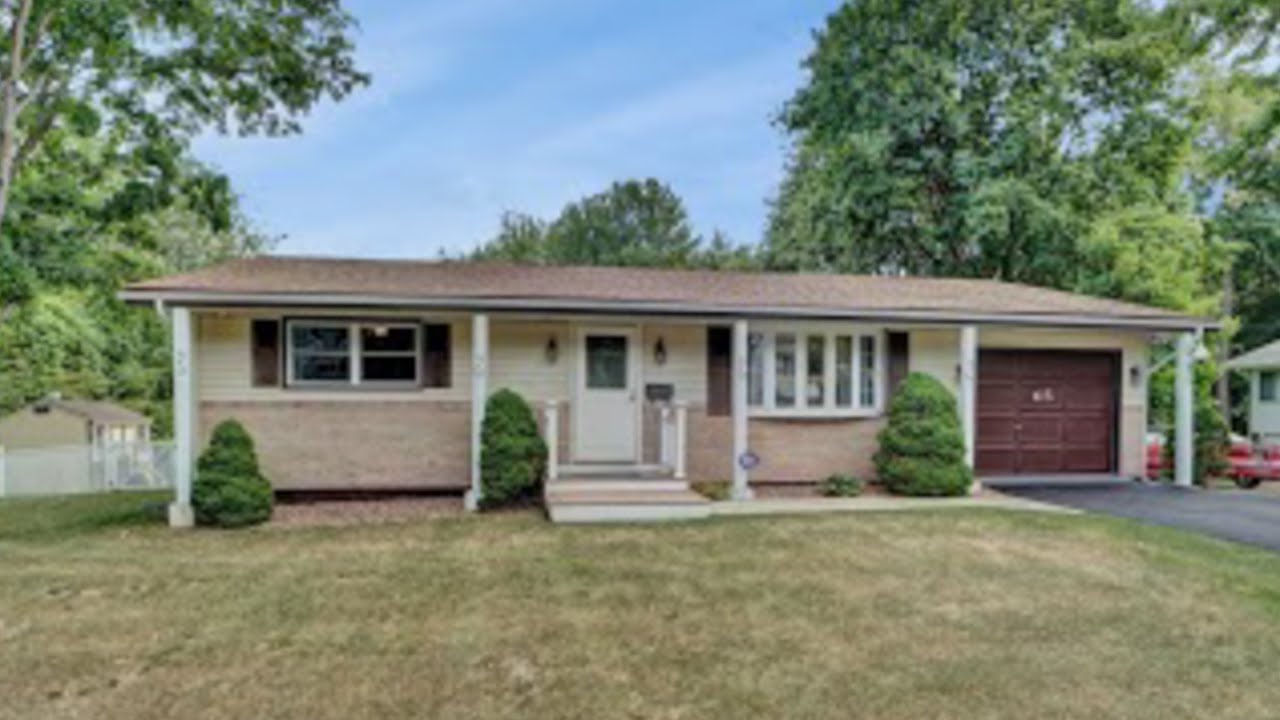 Real Estate Video Tour 45 Eisenhower Dr, Middletown, NY 10940, USA