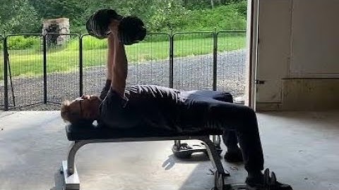 Day 17: Can a lazy 48 year old get back in shape? #benchpress