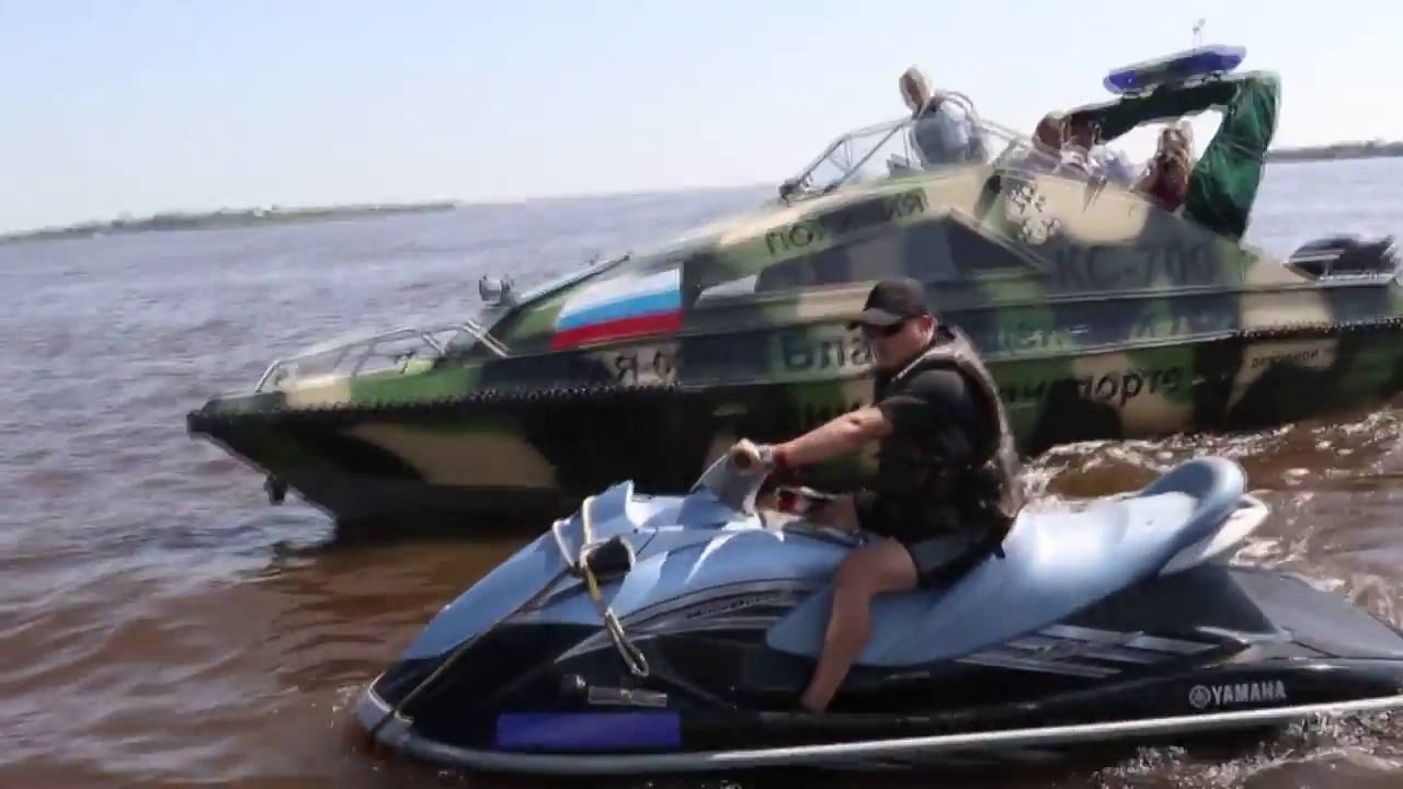 ⁣В районе Благовещенска преследовали мужчину на гидроцикле