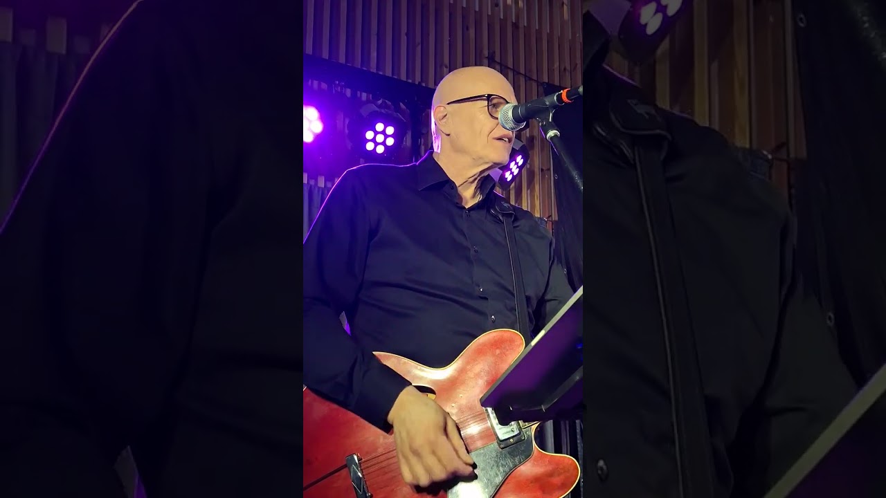 Jarkko Yli-Sikkilä ja Soiva orkesteri Heituinlahden ns.talolla Savitaipale 02.11.2024