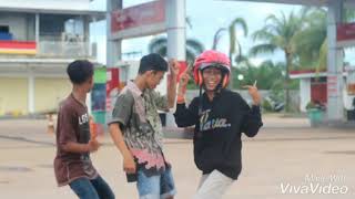 Viral! cowok joget lucu.....