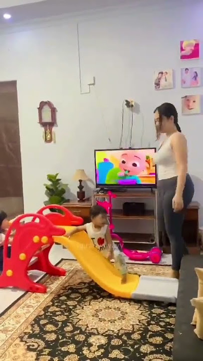 mamah muda beresin rumah