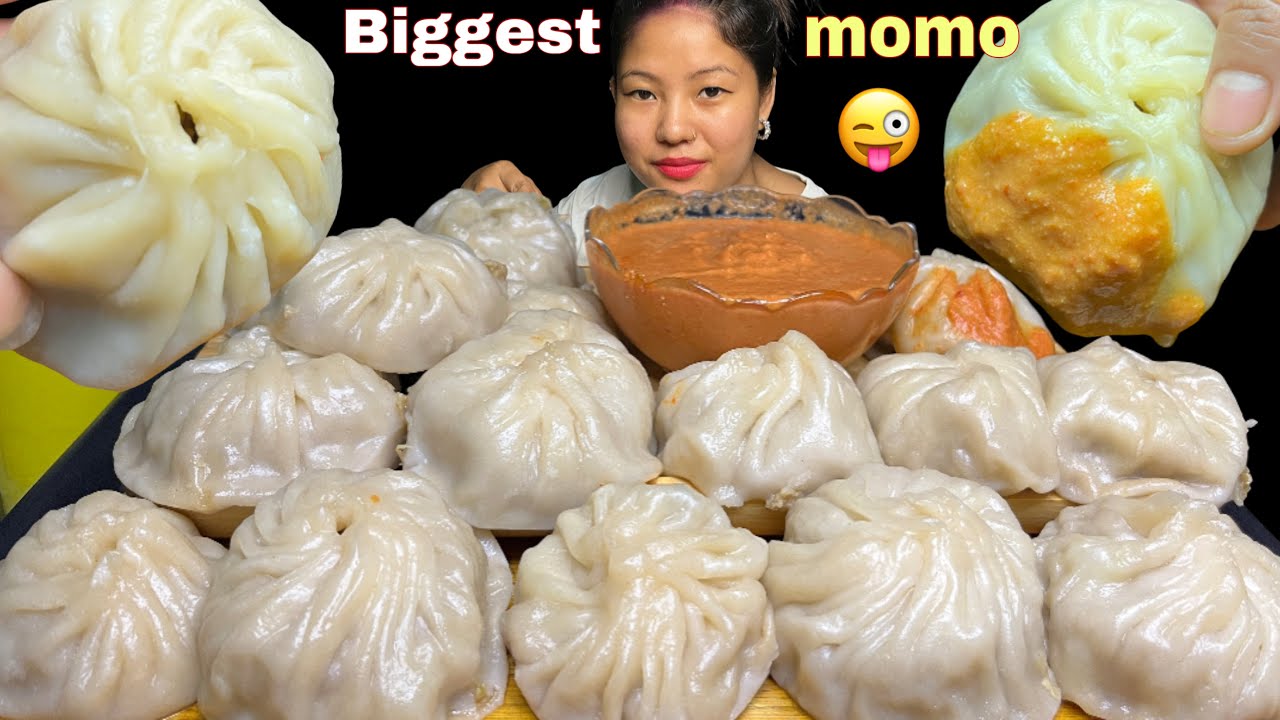 BIG JUICIEST MOMO EVER 😜 CHICKEN MOMO WITH SPICY ACHAR EATING SHOW