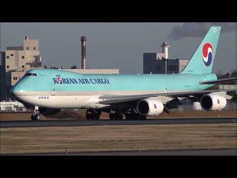 LANDINGS AIR CANADA BOEING 787 AND KOREAN AIR CARGO BOEING 747 , AIRPORT NARITA