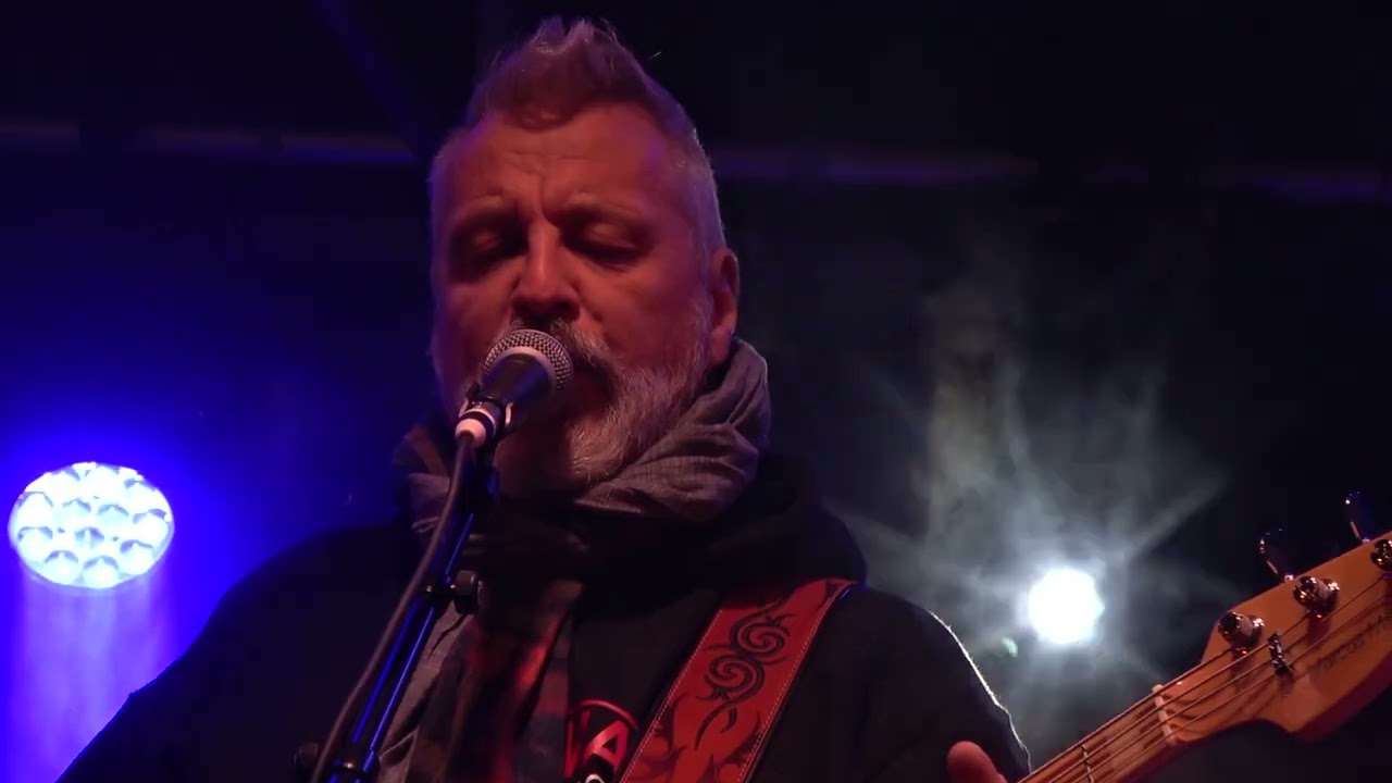 MAD ROOTS - SHOUT version rock (MARCHÉ DE NOËL SERAING 2022)