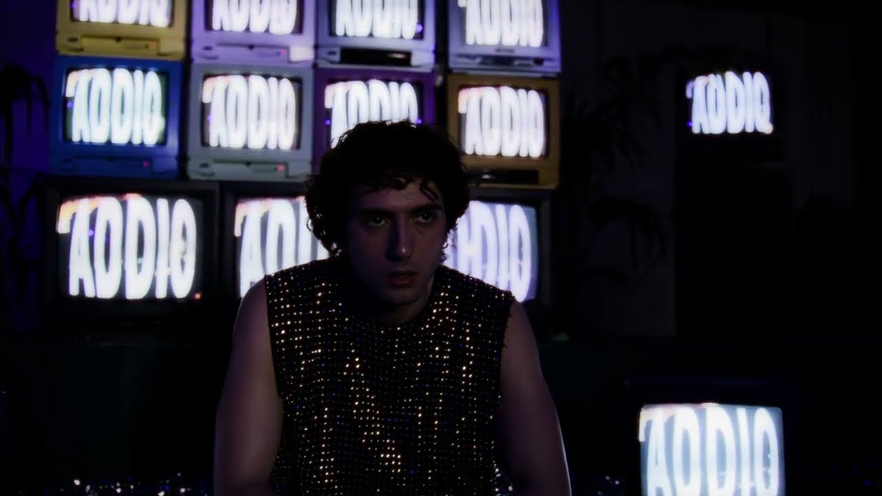 Guarda Tancredi - ADDIO (Official Visual Video) su YouTube Guarda Tancredi - ADDIO (Official Visual Video) su YouTube