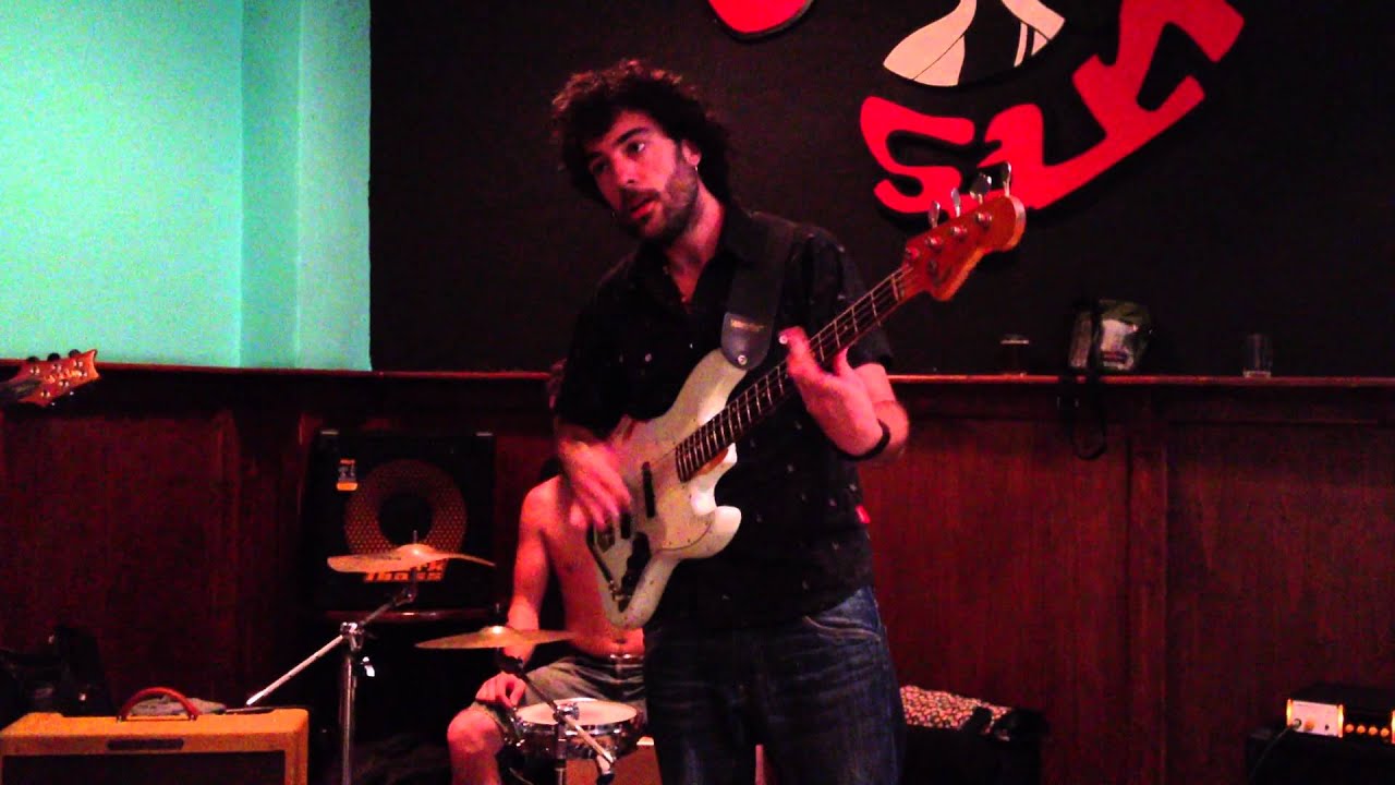 Fernando Lamadrid, Solo de bajo con The Mencial Project