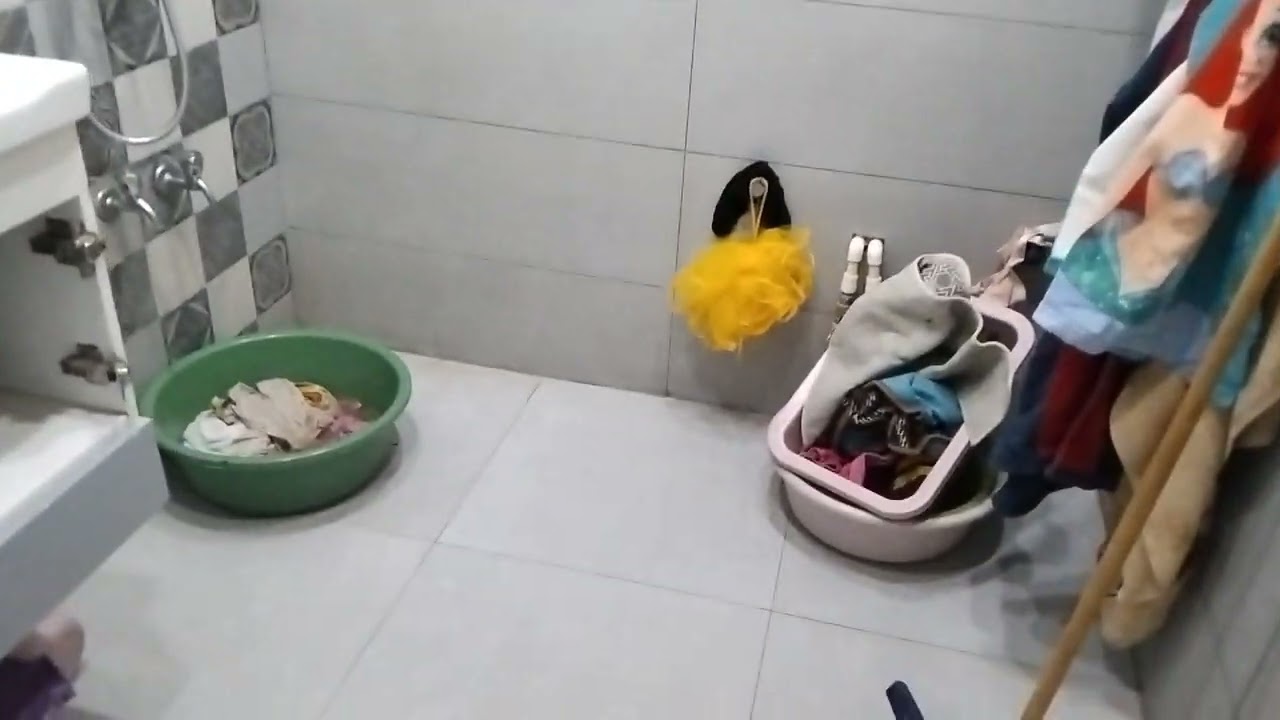 للكراء ف4 الهضاب سطيف طابق الثاني موبلي أمام الرايس  نظيفة كليماتيزور 98 61 30 0771