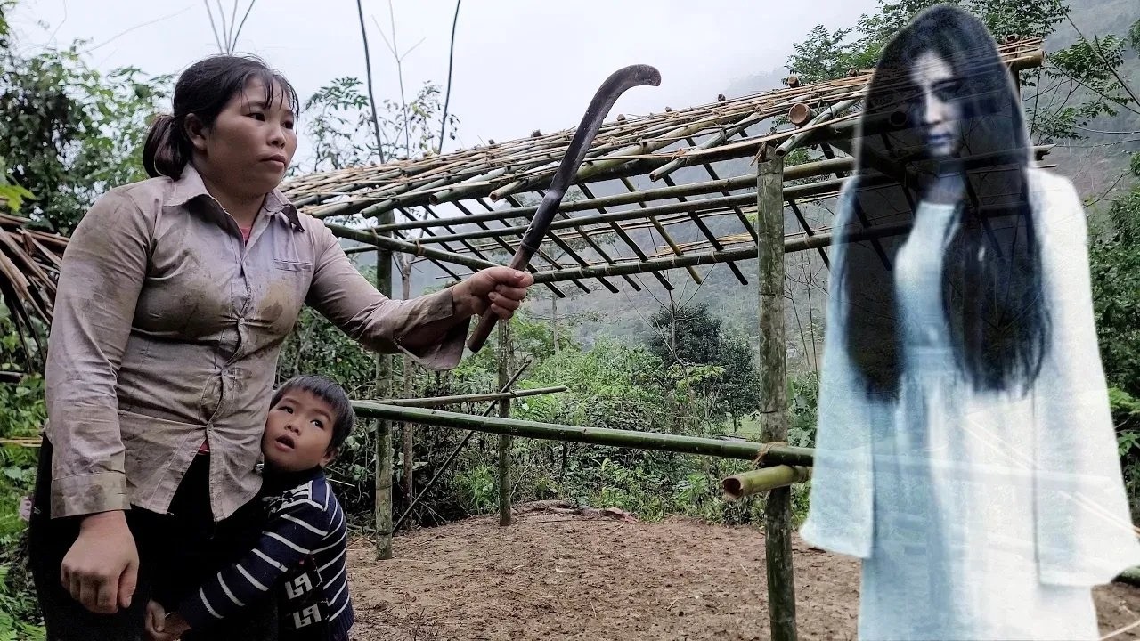 Single mother in danger in the forest - Catching giant forest snails to ...