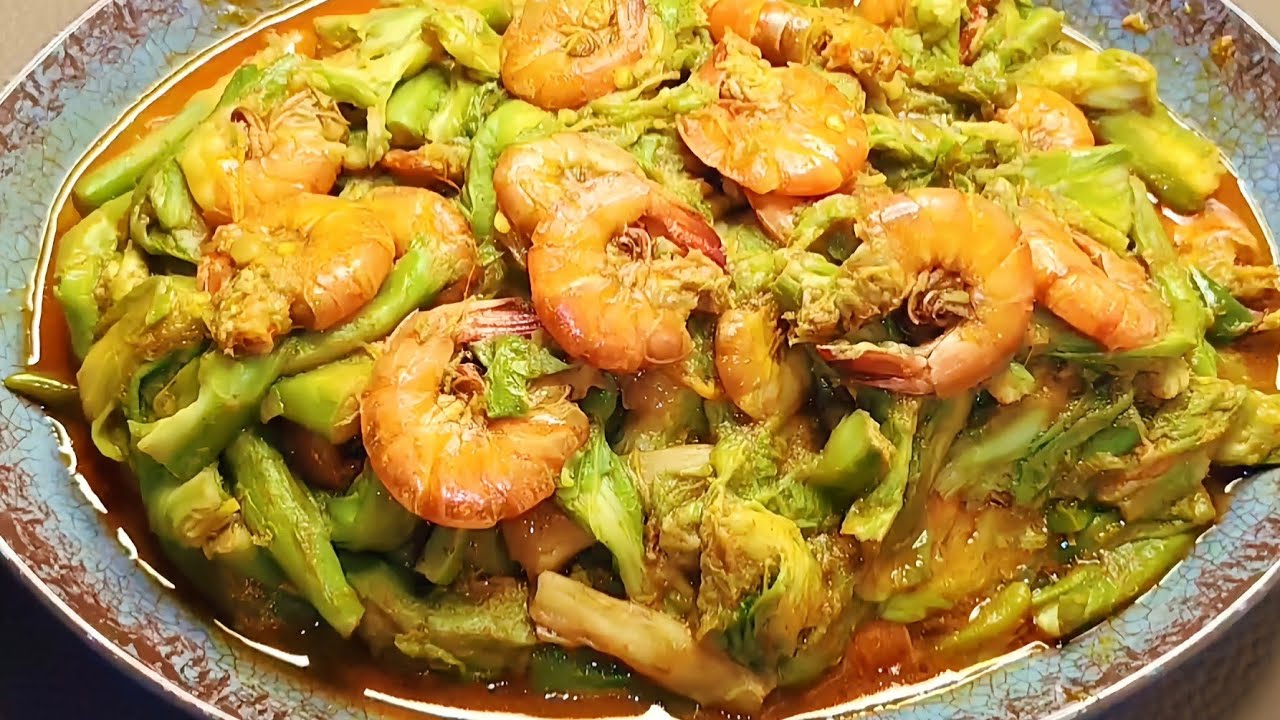 জিভেজল আনার মত চিংড়ি মাছ দিয়ে সেরা স্বাদের কচুর লতি রেসিপি || #চিংড়ি #কচুরলতি