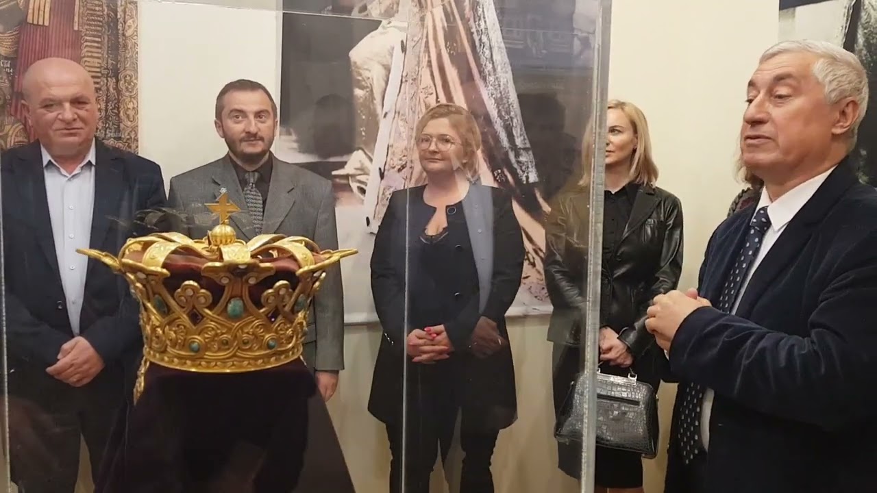 Expoziție de excepție &#8211; Coroana Reginei Maria, expusă la Muzeul de Artă Piatra-Neamţ