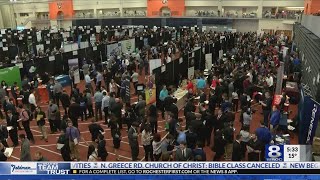 Students pack Gordon Field House for RIT career fair