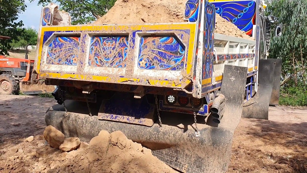 ติดหล่มปากซอย!!!งานนี้จะได้เข้าไปเทดินไหม