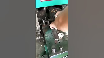 TW-Rotary table vertical injection machine