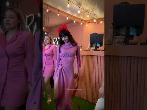 Lisa danced to
