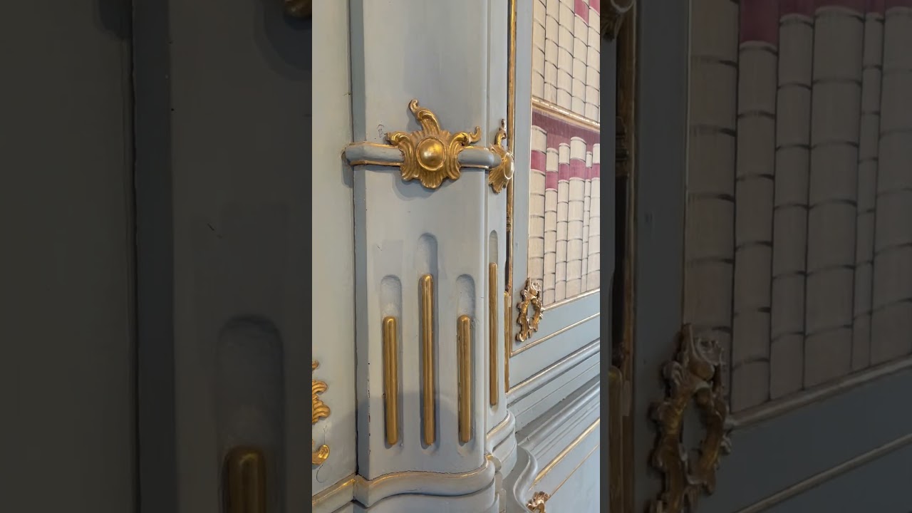 Im Bibliothekssaal im Kloster Bad Schussenried 