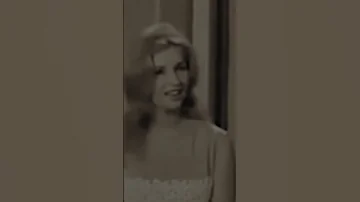 صباح فيلم المتمردة وظبطته بيفكر فيا 