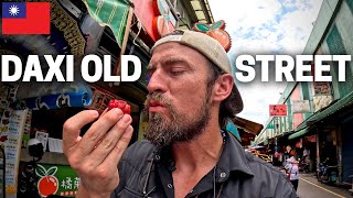 TAIWAN MARKET STREET TOUR | Exploring Daxi Old Street, Bland Beef Noodle Soup, 美味しいPeanut Desserts!
