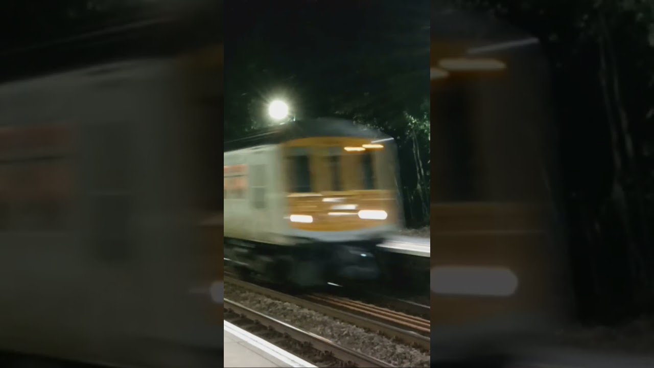 Class 319 King's Langley 