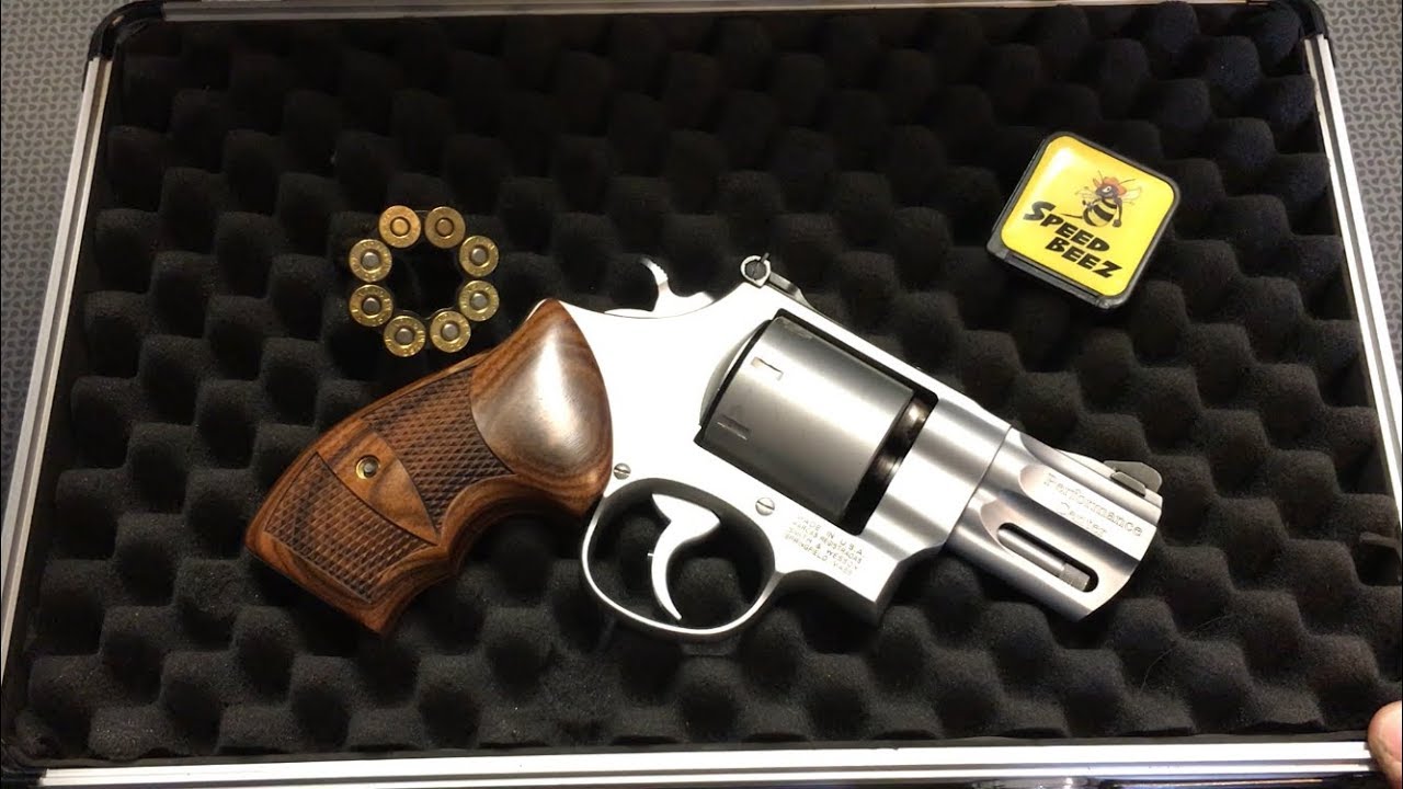 Smith & Wesson PERFORMANCE CENTER Model 627 2.6