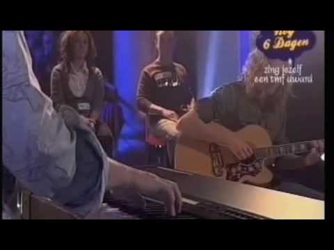 Dennis zingt Dragonfly bij TMF