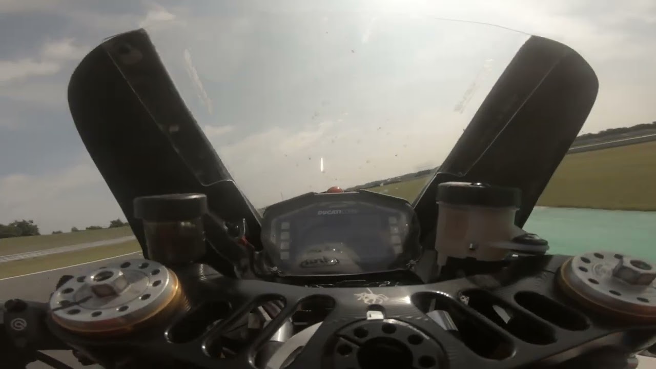 Onboard TT circuit Assen Ducati V4R 1:42,6