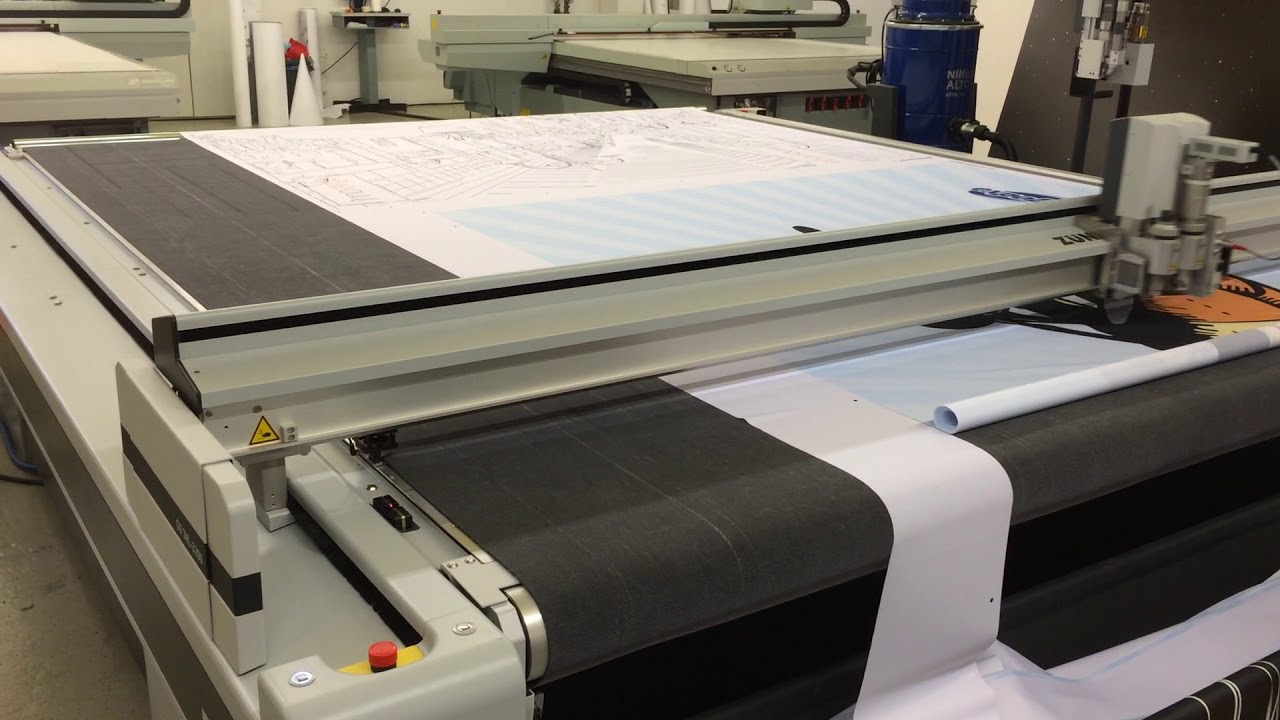 Znd G3 cutting textile banner longer than table