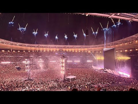 DAVID GUETTA - Together Ft. Bonnie Tyler Live "Ultimate Monolith" Stade de France n°1 - 11.06.26
