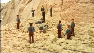 Bill, Ben And Fergus - Cliff Scene Wooden Remake Us