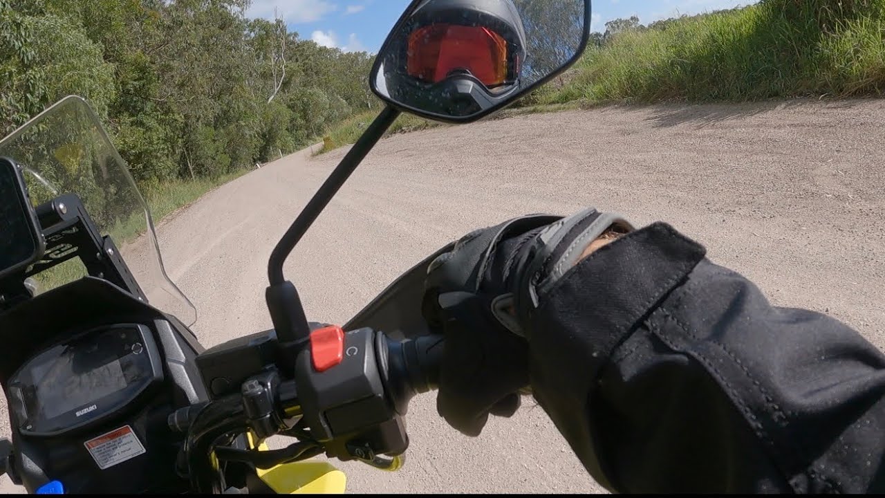 Bit of off road on the way to work! Riding #vstrom250sx