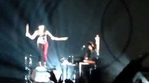 Matt & kim terminal 5