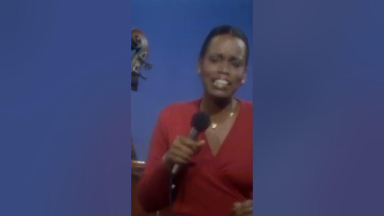 Experience the magic of Dianne Reeves in this unforgettable live performance #jazzmusic #shorts